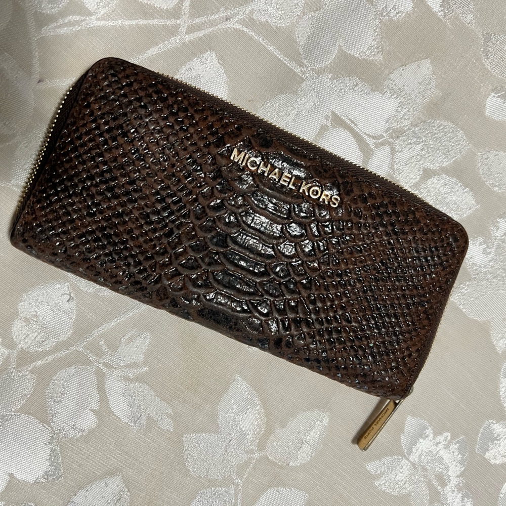 Michael kors wallet